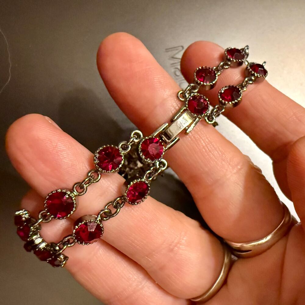 Romantic Vintage Retro Style Red Crystal Panel Bracelet - Picture 8 of 8